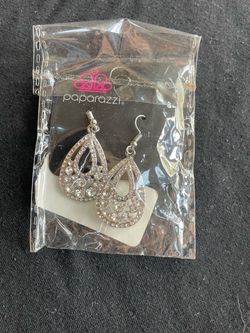 NIP Paparazzi Earrings