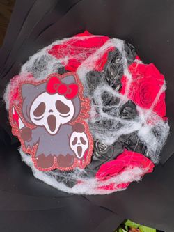 Hello kitty/ ghost face bouquet 🤍