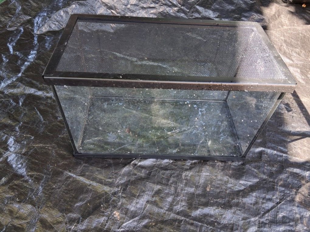 Glass Aquarium With Lid 20 x 10 x 12