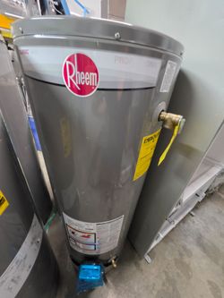 🔥 PICK-UP PROMO DEAL –  Pre-Owned working GAS WATER HEATER 🔥

 Gas Water Heater – Rheem 💧

💲 Promo Price – Pick Up Only!
✅ Gas Water Heater
✅ Reli