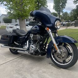 2012 Harley Davidson FLHX