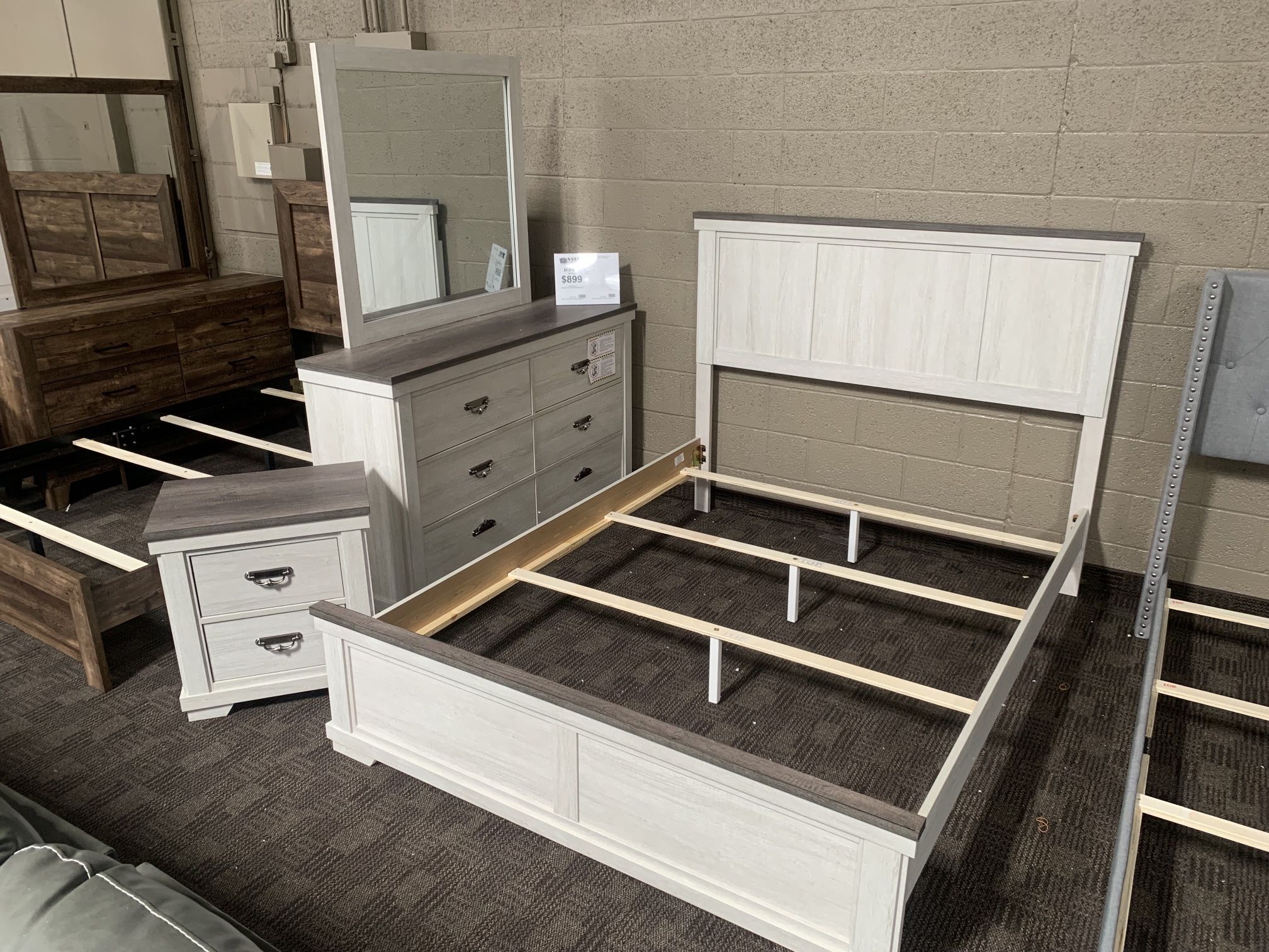 White And Brown Queen Set