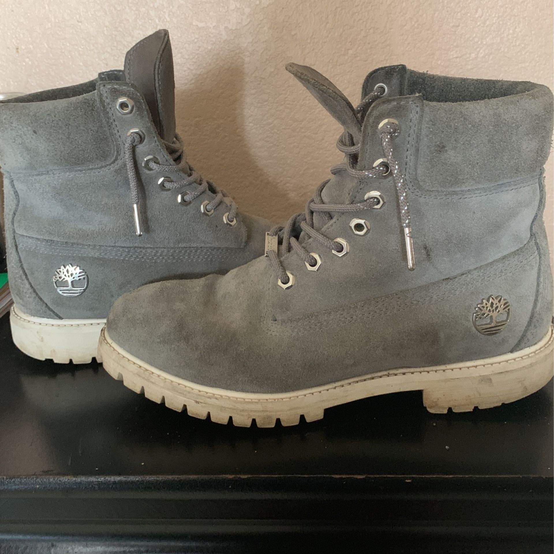 Gray Timberlands (negotiable)
