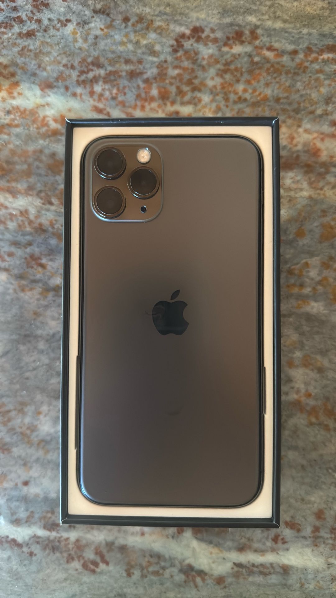 iPhone 11 Pro 64 GB, Unlocked