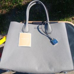 !! Purse  Micheal Kors Almost New Firm Price