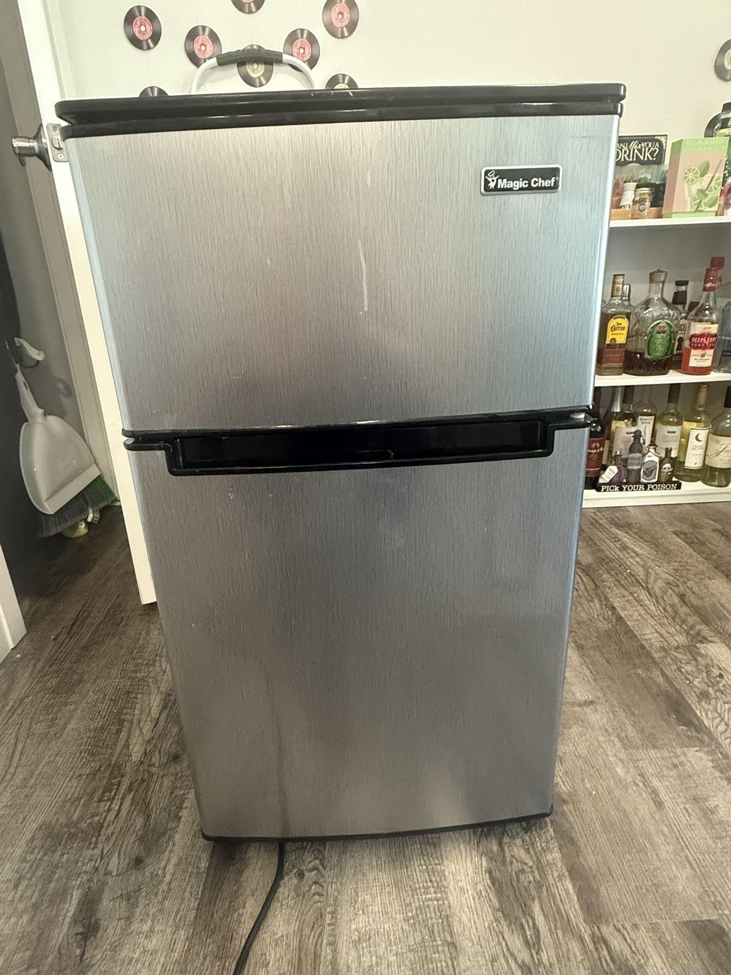 Magic Chef 3.1-cu. ft. Mini Refrigerator with Top Freezer in Stainless Look 