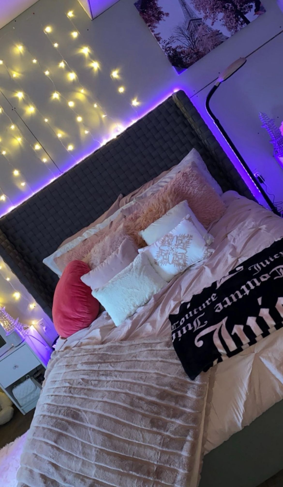 🛏️ Grey Upholstered Queen Bed Frame – Excellent Condition! 🛏️