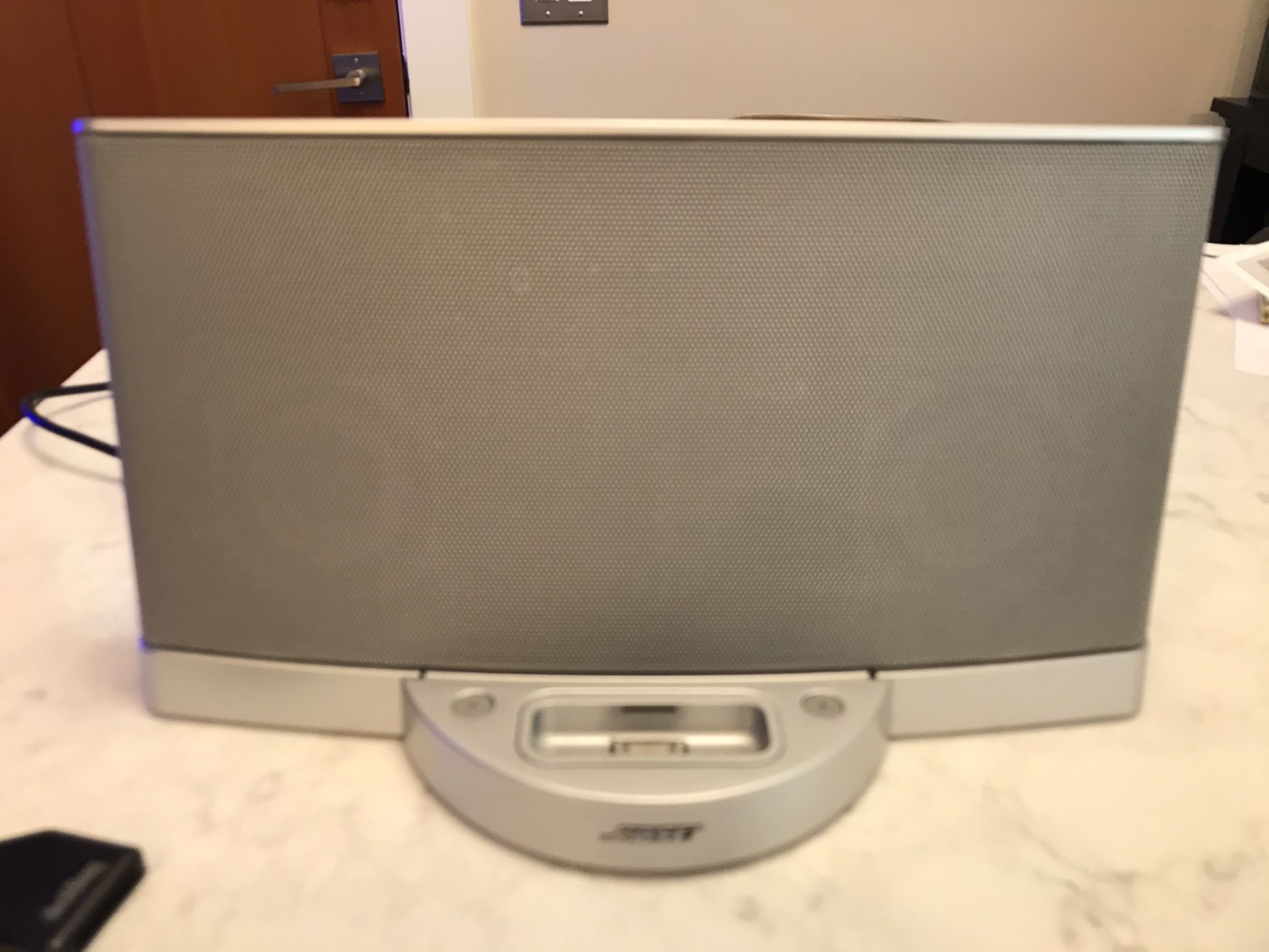 Bose sound dock speaker