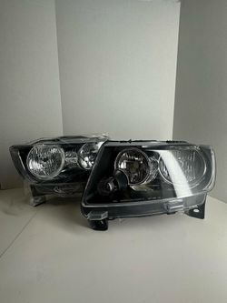92-96 Ford Bronco & F-150, F-250, F-350 Black Housing With LED Headlights