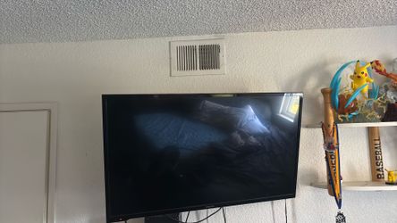 36in Insignia TV (with Wall Attachment)