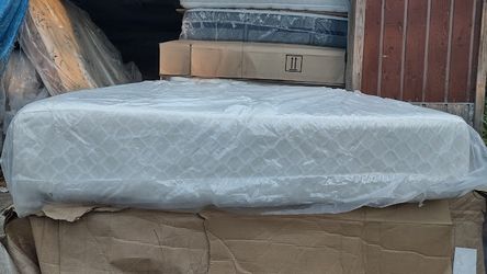 Memory Foam Queen Size Mattress (Mattress Only)