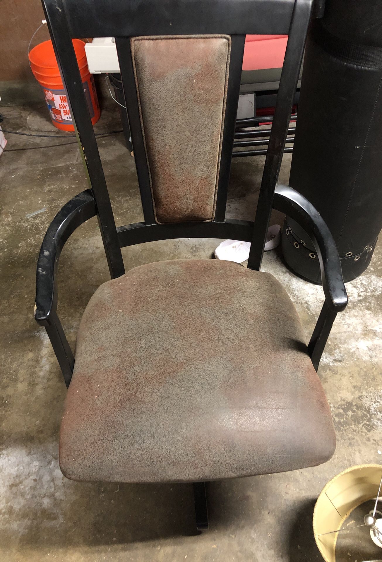 Free Office chair. Needs a touch up and missing a wheel.