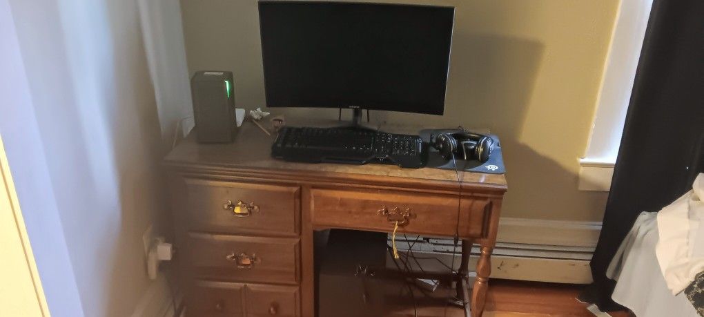 Small Desk With 4 Drawers