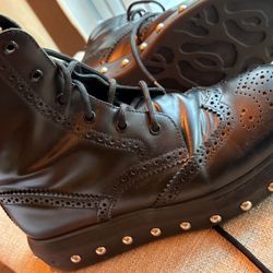 Alexander McQueen Alexander McQueen Studded Brogue Combat Boots