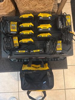 Dewalt 20V Battery & Charger lot