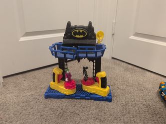 DC Super Friends Battle Batcave 