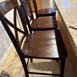Bar Stool Chairs And Matching Table