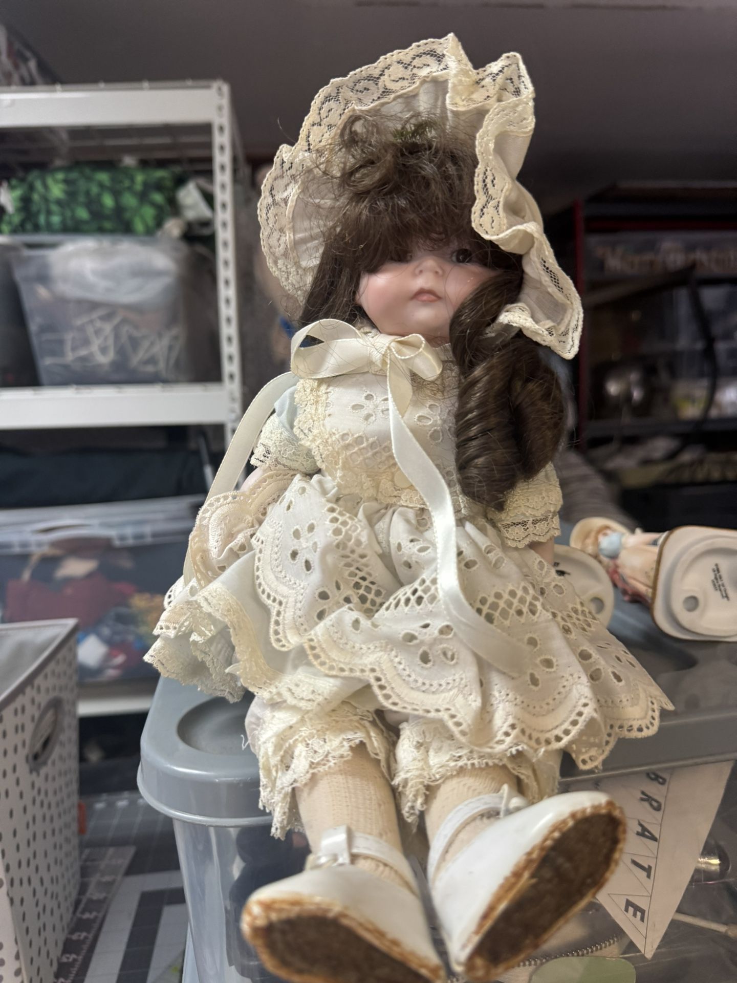 Jan Hegarra Collectable porcelain doll like new