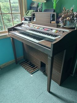 Kawai Electric Organ