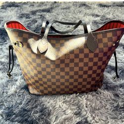 Louis Vuitton MM Neverfull