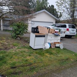Free Dish Washer, Dresser