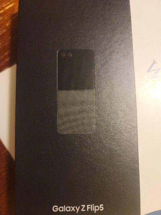Galaxy Z flip 5 BRAND NEW