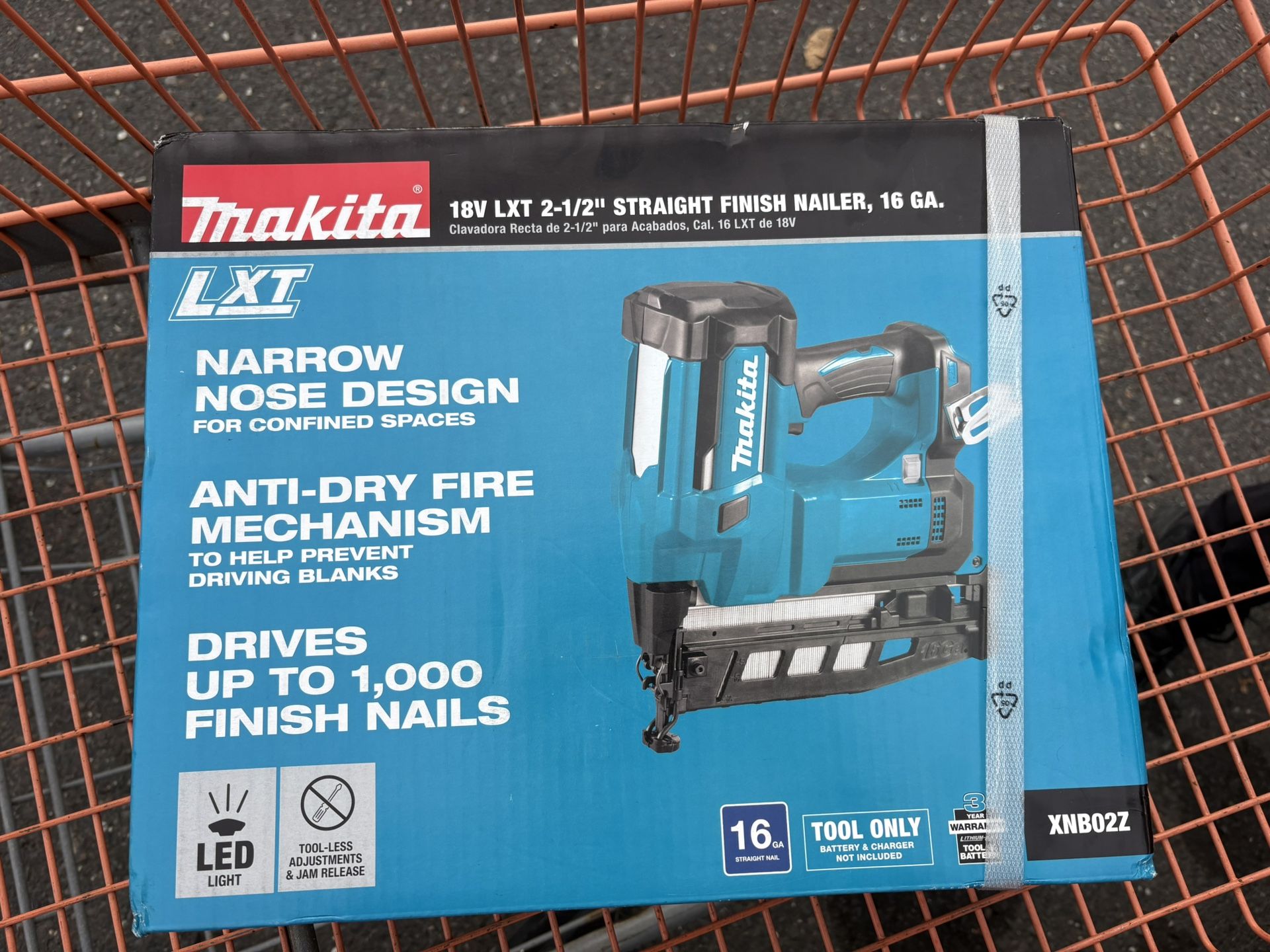 Makita 18V LXT Lithium-Ion 16-Gauge Cordless 2-1/2 in. Straight Finish Nailer (Tool Only)