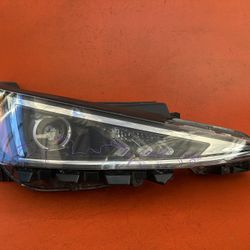 2019 2020 Hyundai Elantra Right Passenger Side LED Headlight OEM 92102-F3500