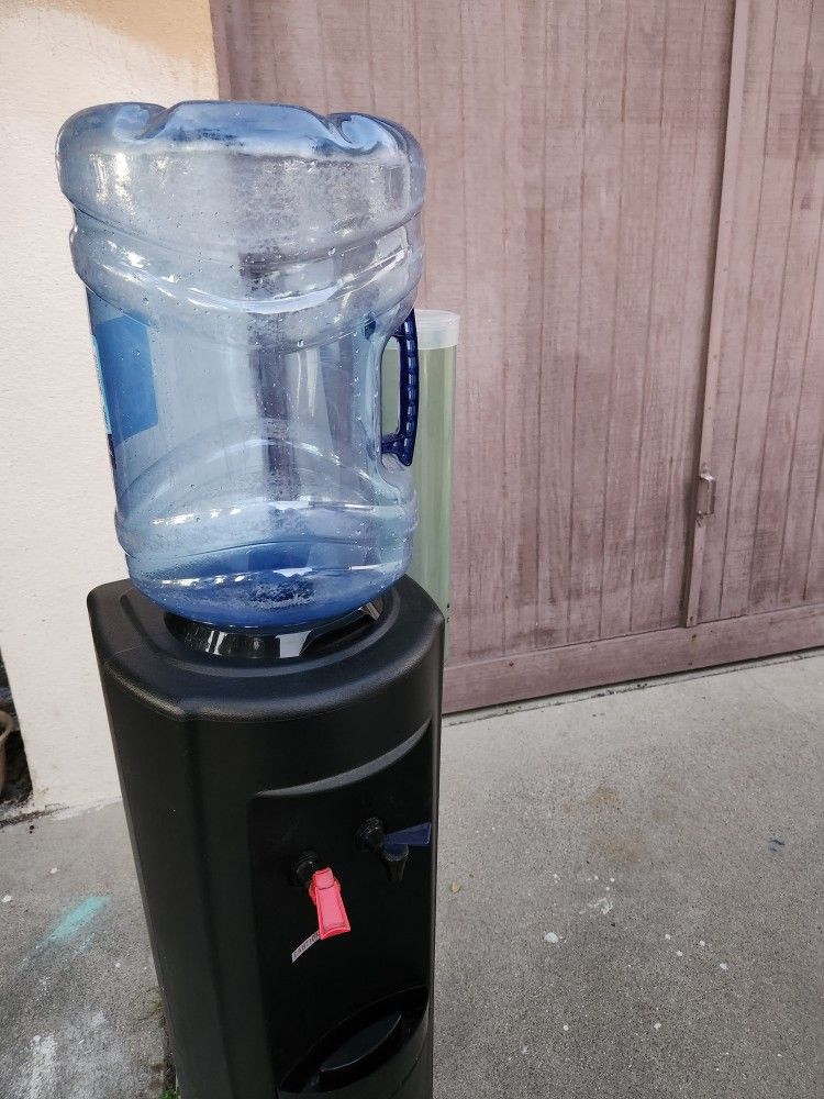 Water Dispenser, Top Load With FREE 1 Bottle