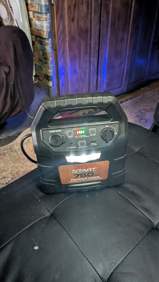 PORTABLE JUMP STARTER