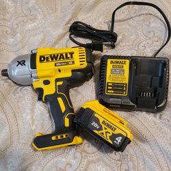 Dewalt 20 Volts IMPAC WRENCH KIT 1/2"   Battery  and  Charger 