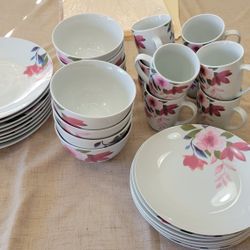 Dinnerware Set