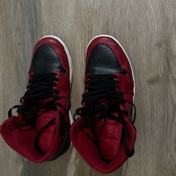 Jordan 1’s Saleeeee