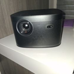 XGIMI PROJECTOR 