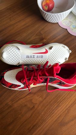 Brand new Nike air max baseball cleats