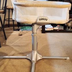 Halo Bassinet Swivel Sleeper 