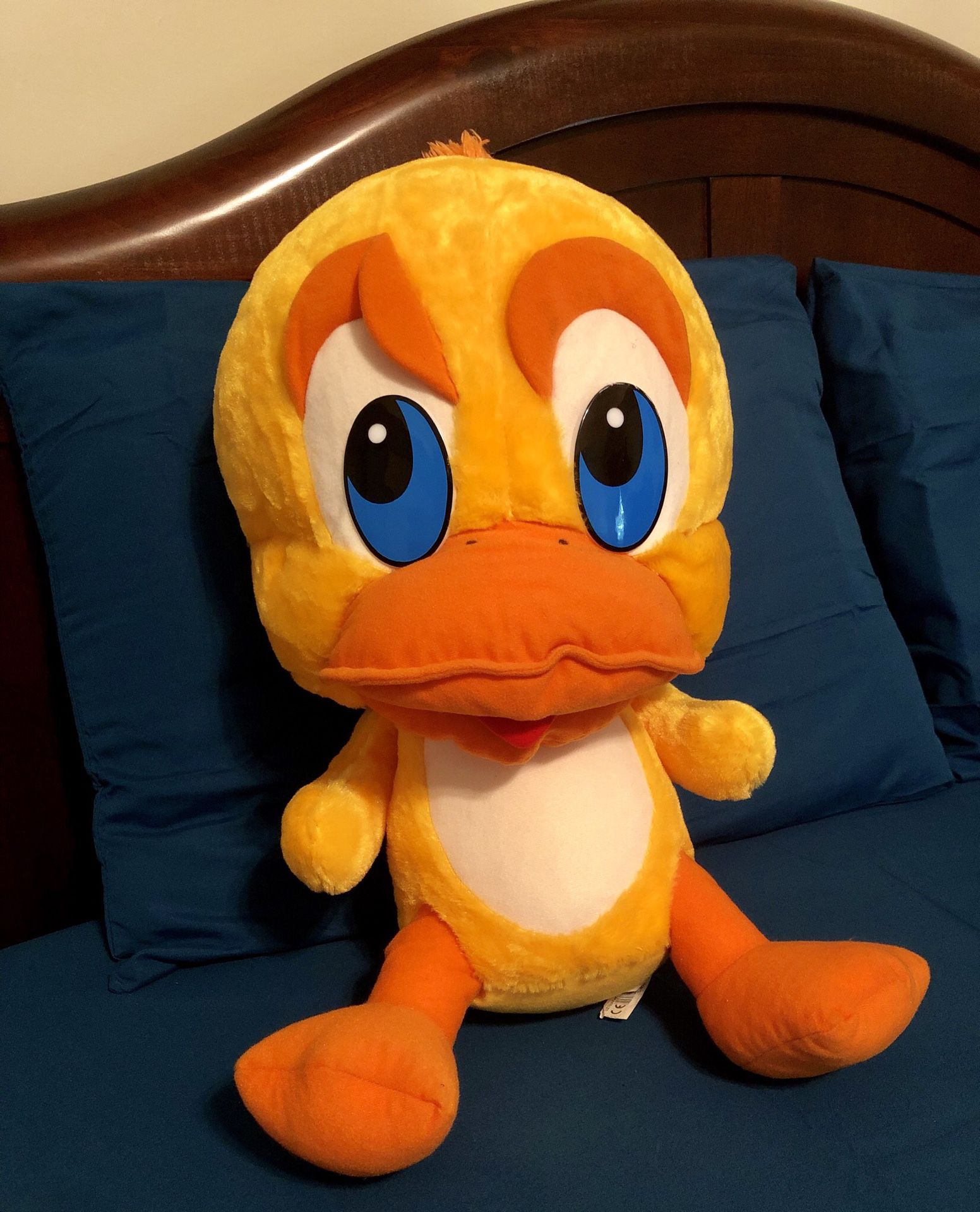 Free Big yellow stuffed duck, Like new condition