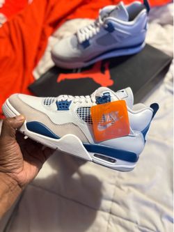 Jordan 4 Military Blue. Size 9.5