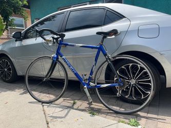 Trek road bike size 59 9 gears shimano components  shifting  right ready for the road  freshly tuned up