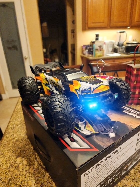 Brand New 1/16 BRUSHLESS RC 4x4 TRUCK FAST 70+kmph With 3speed Levels 