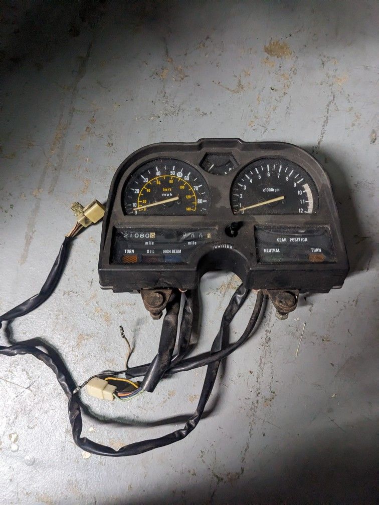 1980s Suzuki GS Cluster 