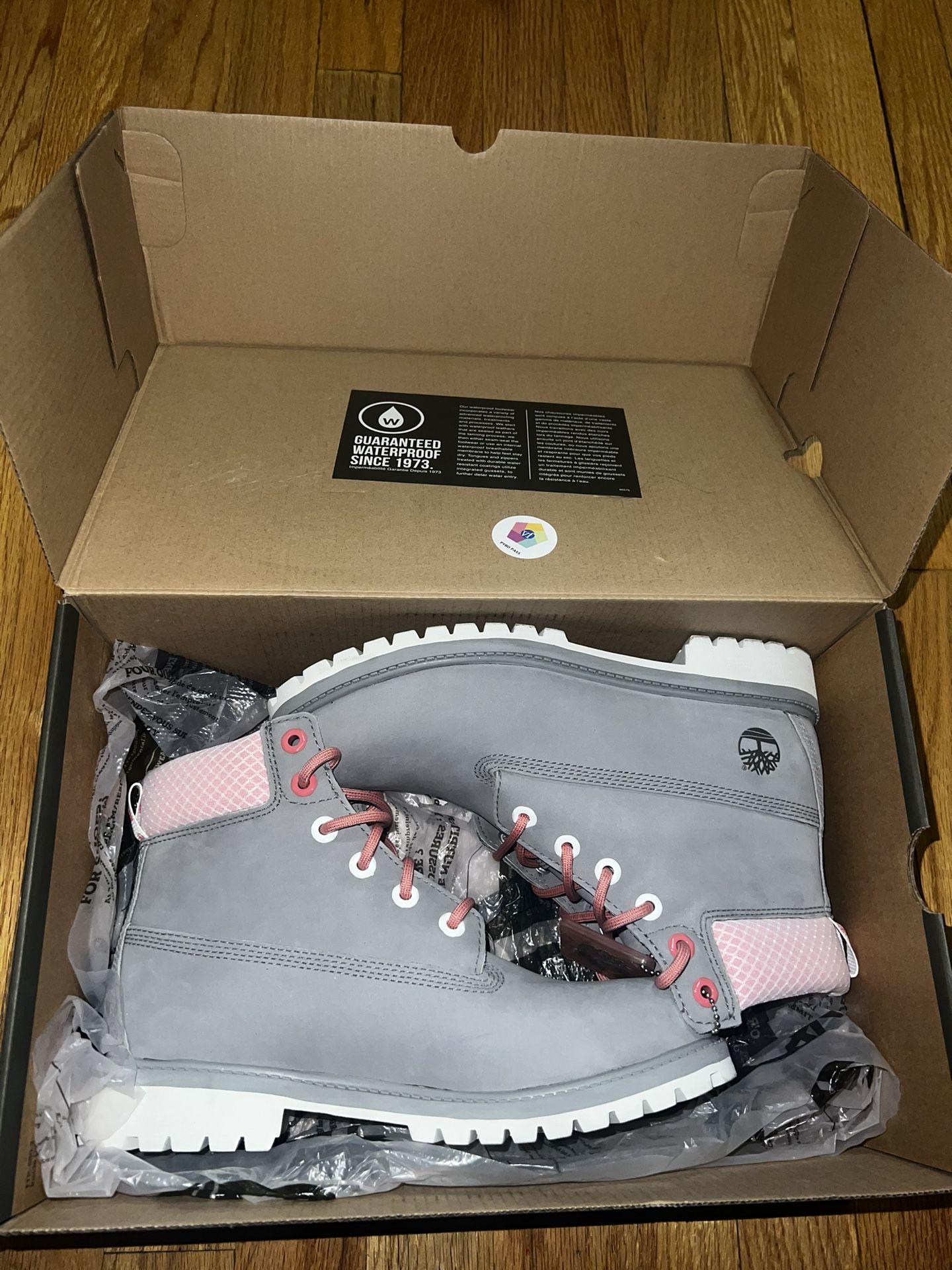 Grey Nubuck Pink Timberland 🌸( One Of A Kind)