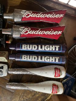33 beer tap handles