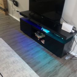 Led Tv And Table 
