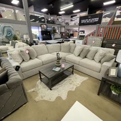 Ballyton Sand 3pc Symmetrical Sectional
