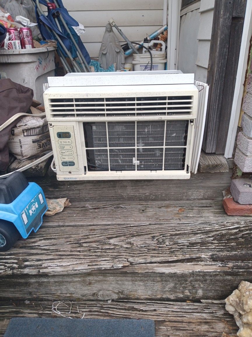 Window Air Conditioner