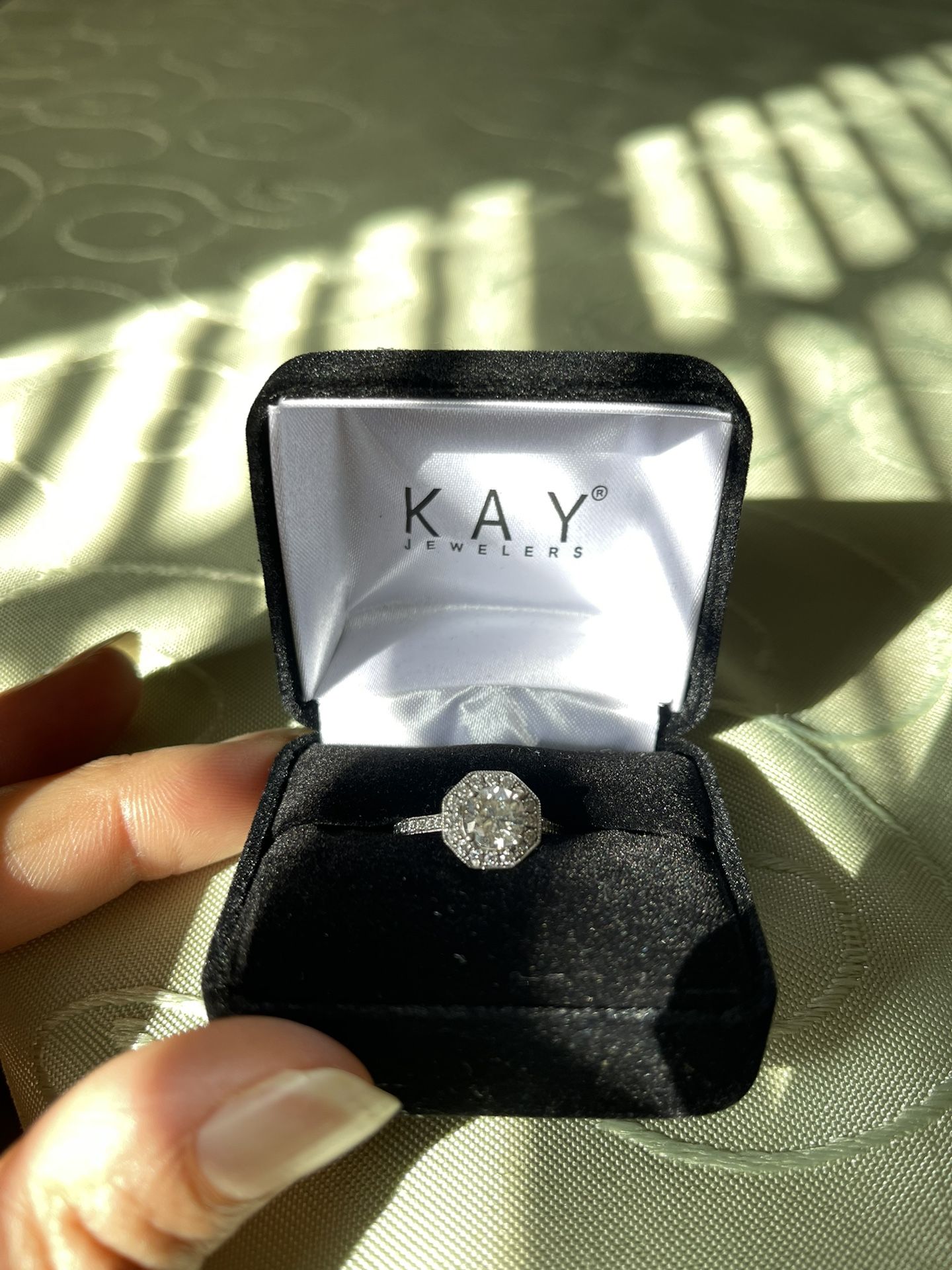 Beautiful center diamond wedding ring π 1 1/3 Cttw 14KW Diamond Ring