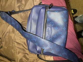Lv Messager Bag 