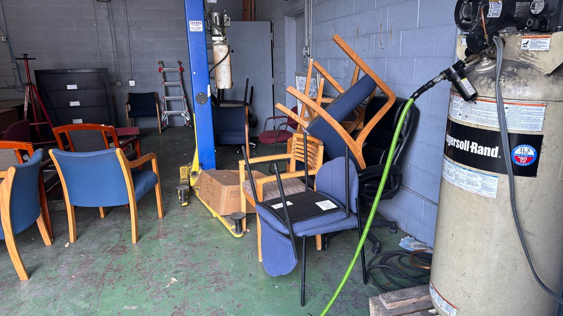 Free Office Furniture 