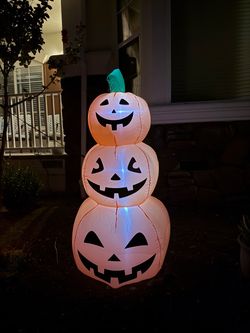 Halloween pumpkin stack